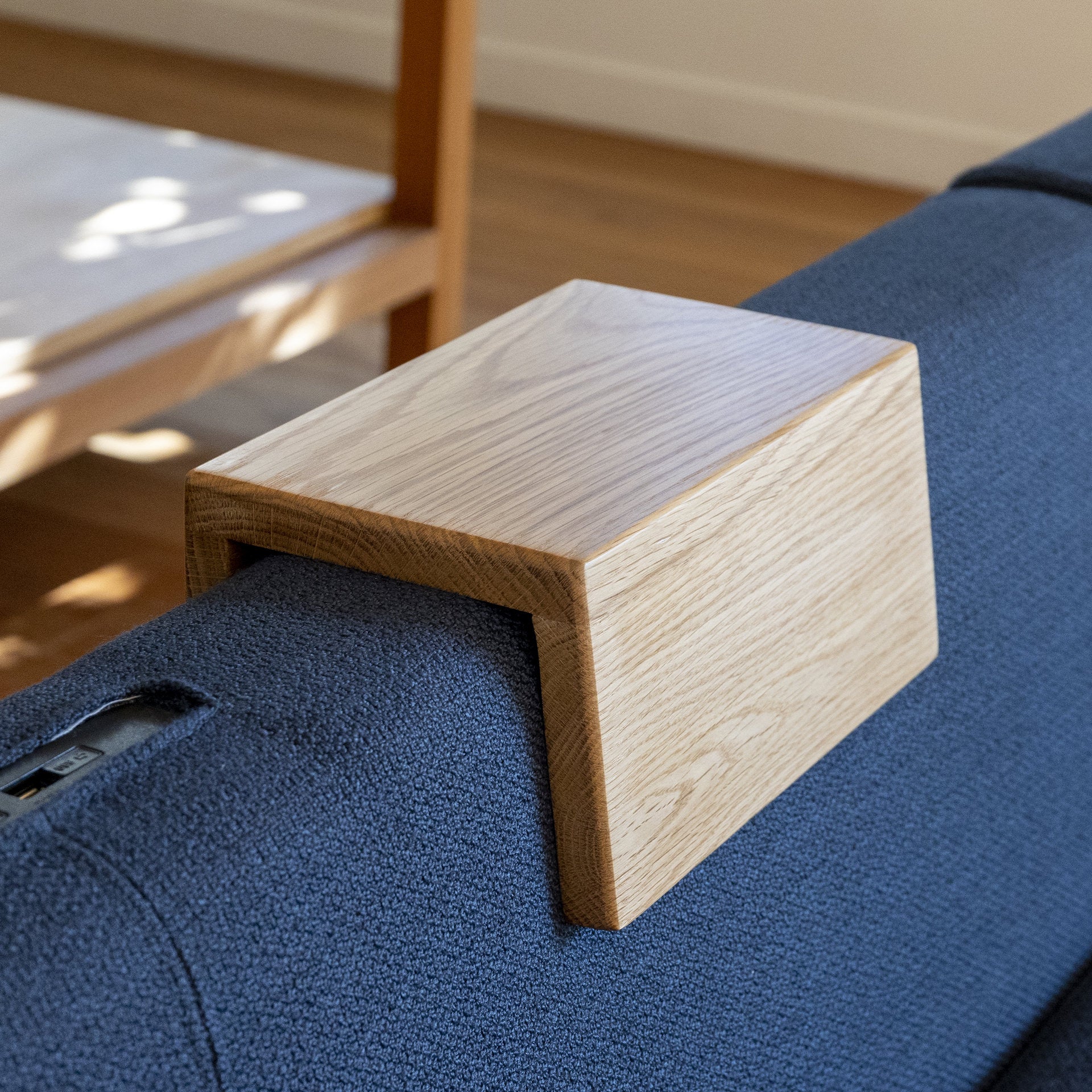 クッションでくつろぐソファ 背用テーブル [幅25×奥行16×高さ12cm]